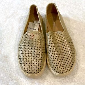 NWT Cat & Jack Gold slip ons Size 3